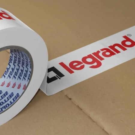 hd-1900-tainia-suskeuasias-legrand-kontino